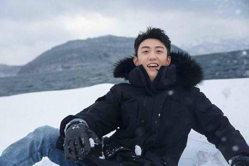 圈内爆料张婧仪黄景瑜,甜蜜互动引粉丝热议 第1张 圈内爆料张婧仪黄景瑜,甜蜜互动引粉丝热议 第1张